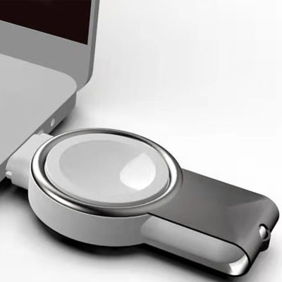 Buen precio Cargador inalámbrico compacto y blanco para Apple Watch con interfaz USB-A/C en línea